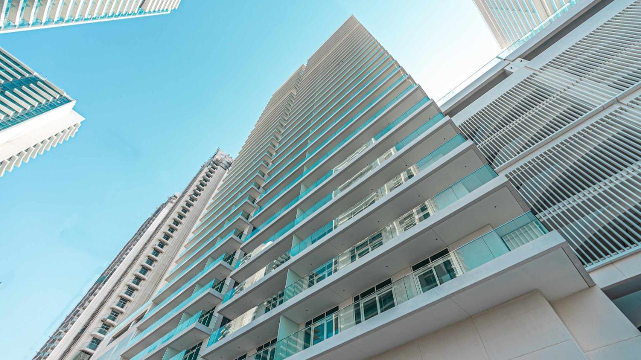 Ultra Luxury Emaar Beachfront - Private Beach And Pool Dubai Exterior photo